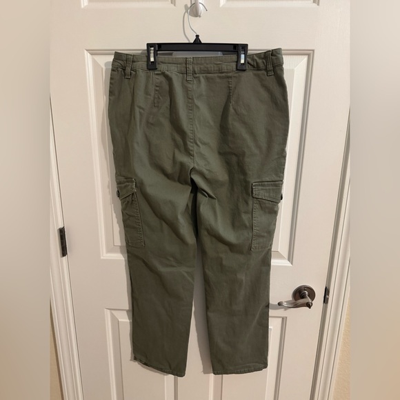 1822 Denim Straight Leg Cargo Pants Military Green Kasey 14 - Picture 8 of 11